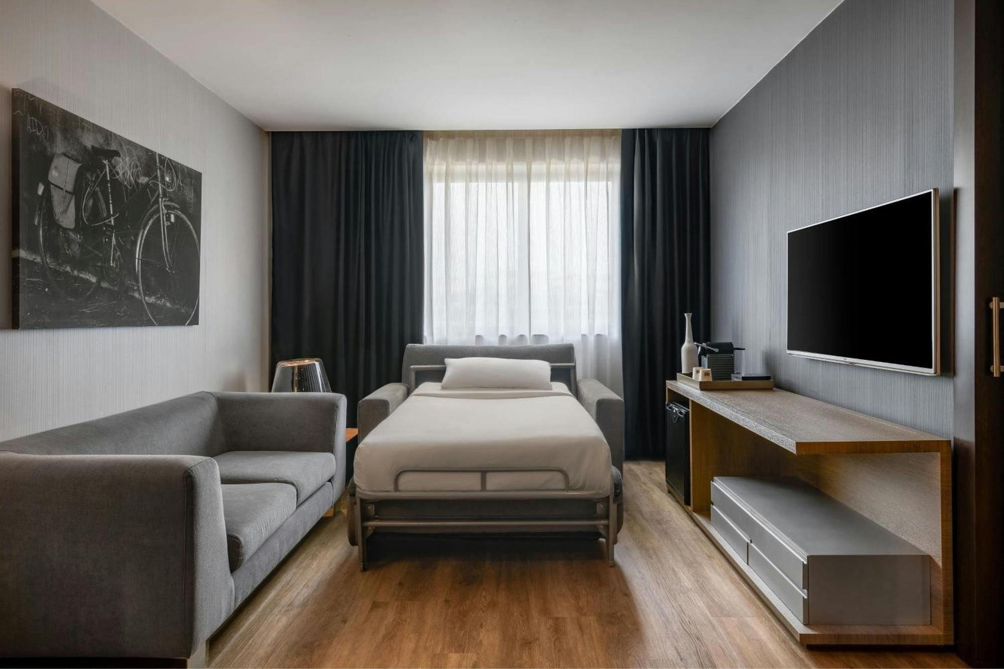 Ac Hotel Madrid Feria By Marriott Extérieur photo